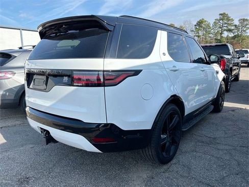 Used 2025 Land Rover Discovery Dynamic SE image 4