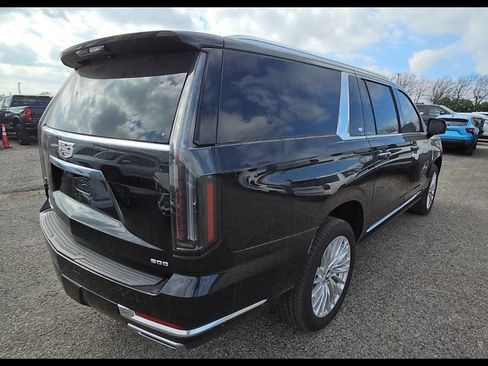 Used 2025 Cadillac Escalade ESV Premium Luxury AWD/4WD image 5