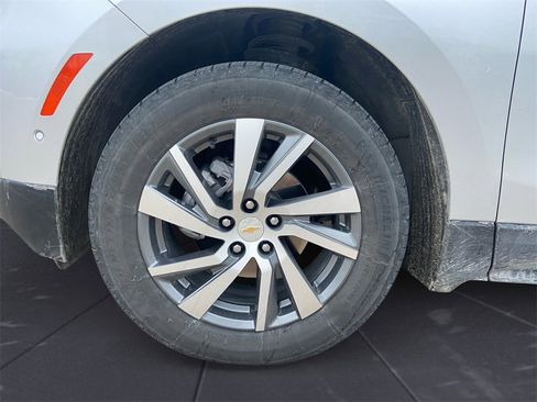 Used 2022 Chevrolet Equinox Premier image 14