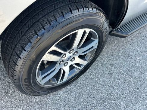 Used 2024 Ford Expedition Limited AWD/4WD image 21