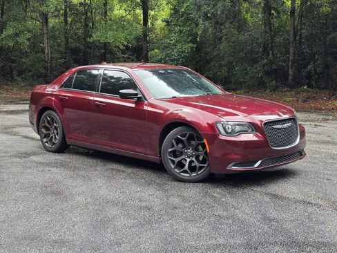 Used 2019 Chrysler 300 Touring w/ Sport Appearance Package RWD image 1