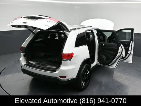 Used 2018 Jeep Grand Cherokee Limited image 34