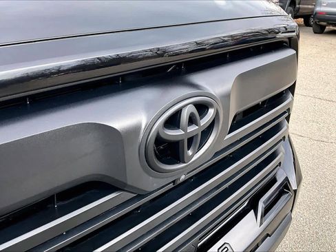 Used 2024 Toyota Tundra Limited image 28