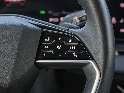 Used 2025 Audi Q6 e-tron Premium w/ Convenience Package image 19