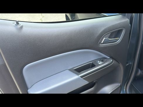 Used 2018 Chevrolet Colorado Z71 AWD/4WD image 21