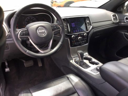 Used 2019 Jeep Grand Cherokee Limited w/ Luxury Group II AWD/4WD image 18