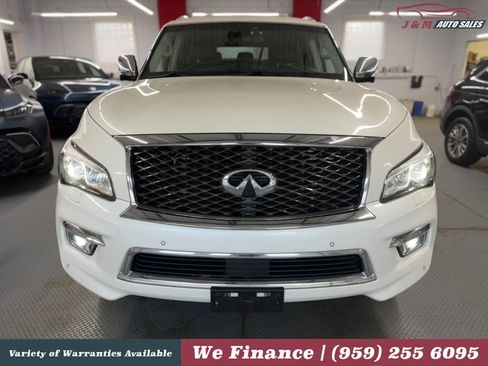 Used 2017 INFINITI QX80 4WD w/ Deluxe Technology Package image 3