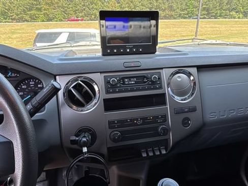 Used 2022 Ford F650 2WD Crew Cab Super Duty image 26