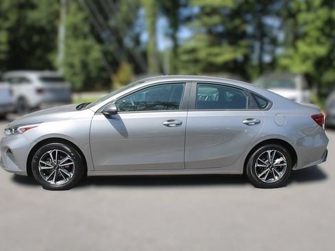 Certified 2024 Kia Forte LXS FWD image 5