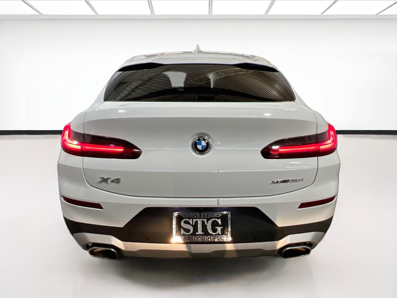 Used 2022 BMW X4 xDrive30i w/ Premium Package AWD/4WD image 5