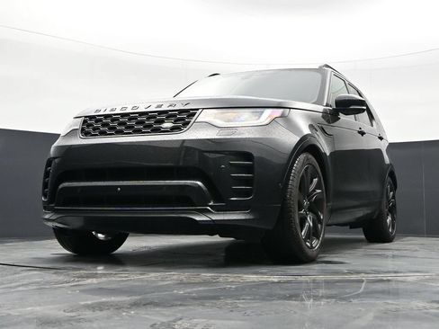 Used 2024 Land Rover Discovery Dynamic SE AWD/4WD image 30