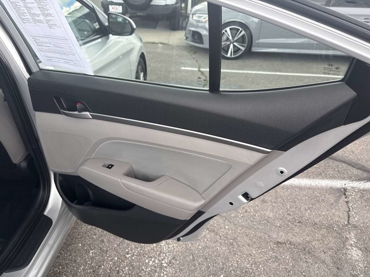 Used 2018 Hyundai Elantra Value Edition FWD image 20