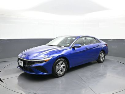 Certified 2025 Hyundai Elantra SE w/ Cargo Package