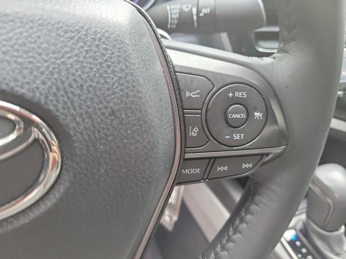 Used 2021 Toyota Camry SE FWD image 25