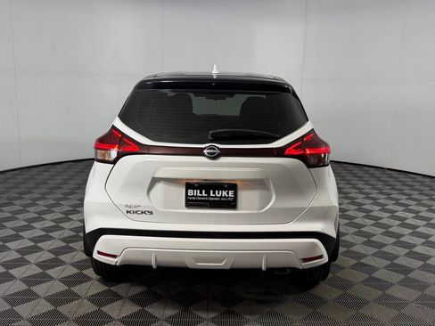 Used 2022 Nissan Kicks S image 7