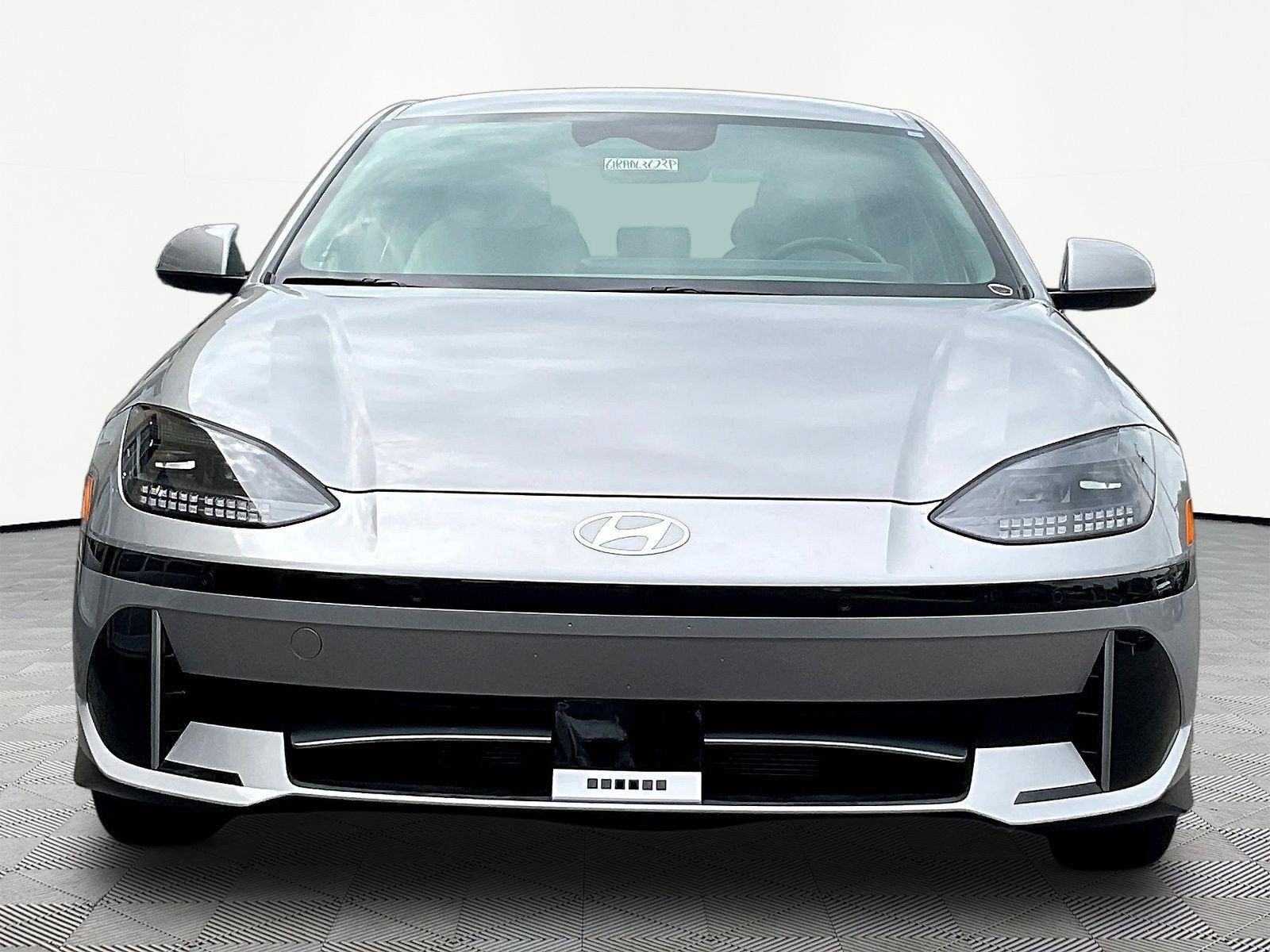 Used 2024 Hyundai Ioniq 6 SEL AWD/4WD image 2