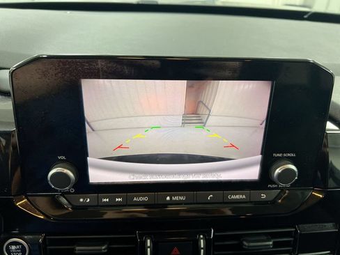 Used 2022 Nissan Pathfinder SV FWD image 15