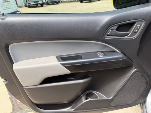 Used 2021 Chevrolet Colorado W/T RWD image 9