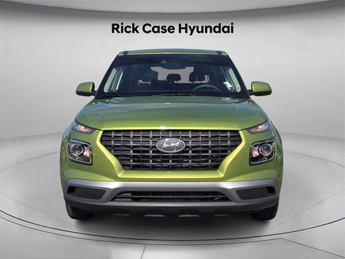 Certified 2022 Hyundai Venue SE image 5