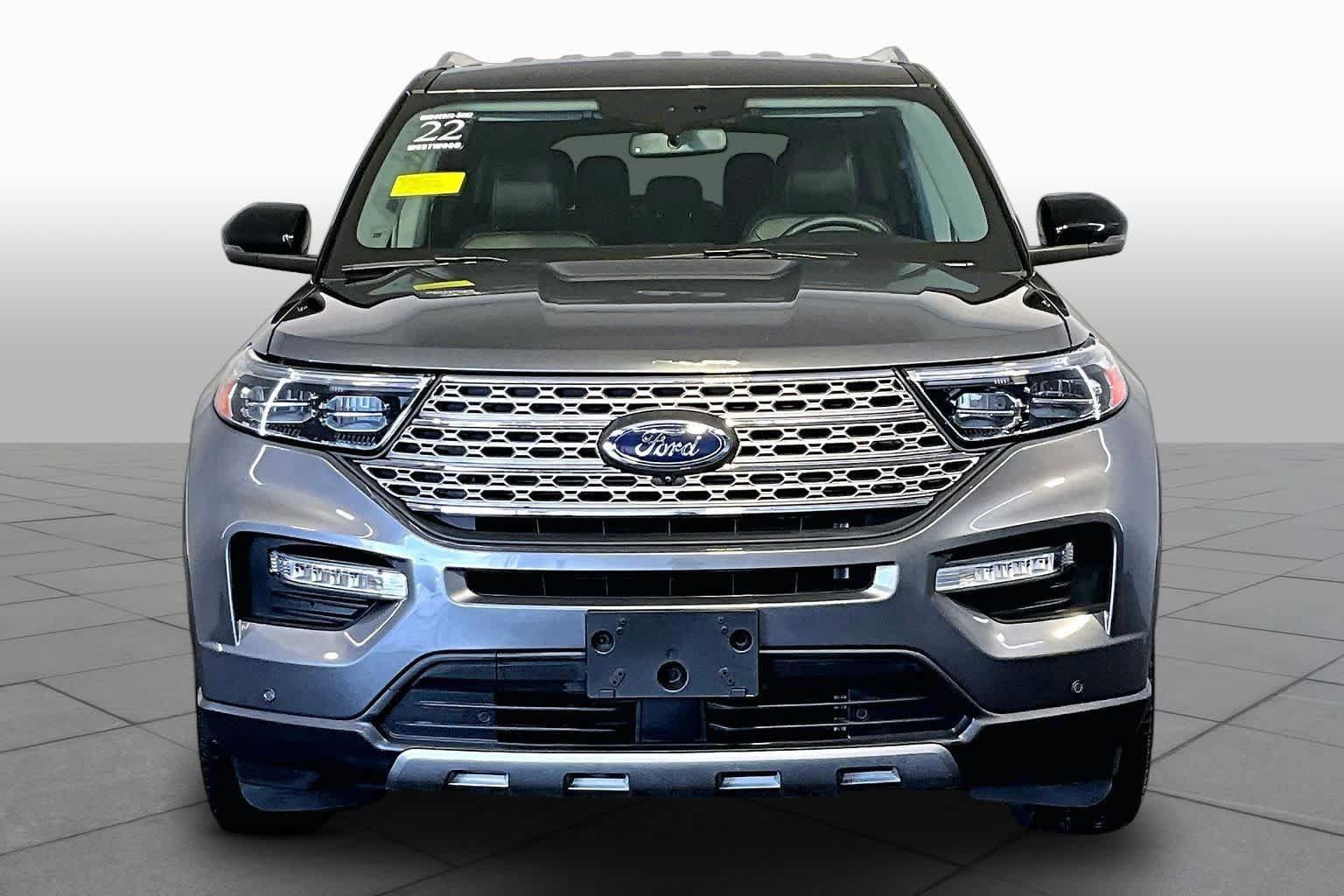 Used 2022 Ford Explorer Limited w/ Equipment Group 301A AWD/4WD image 4