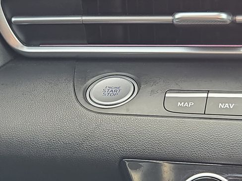 Used 2025 Hyundai Elantra SEL FWD image 21