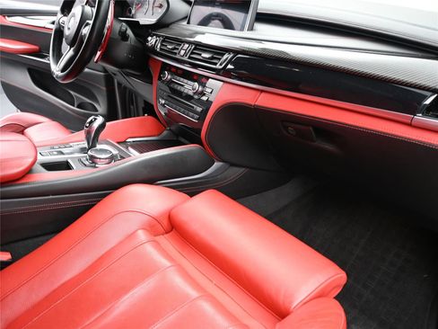 Used 2016 BMW X6 M image 17