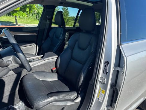 Used 2021 Volvo XC90 T6 Momentum w/ Protection Package Premier AWD/4WD image 12