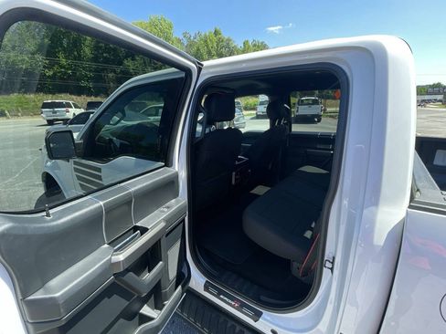 Used 2018 Ford F150 XLT w/ Equipment Group 302A Luxury AWD/4WD image 9