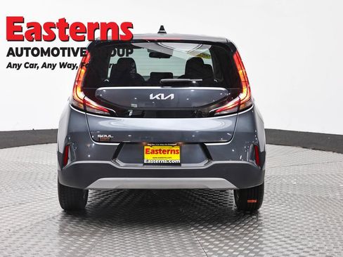 Used 2023 Kia Soul LX w/ LX Technology Package FWD image 6