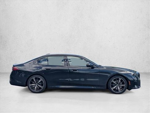 Used 2024 BMW 530i xDrive w/ Executive Package AWD/4WD image 4