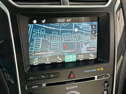 Used 2017 Ford Explorer Platinum image 25