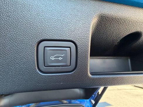 Used 2024 Chevrolet Equinox EV LT AWD/4WD image 11