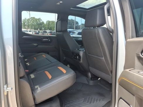 Used 2024 GMC Sierra 1500 AT4 w/ Technology Package AWD/4WD image 14