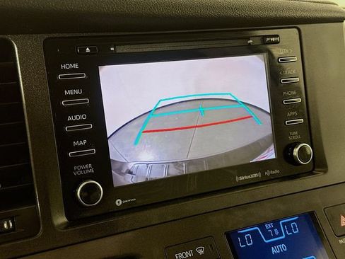 Used 2020 Toyota Sienna XLE FWD image 15