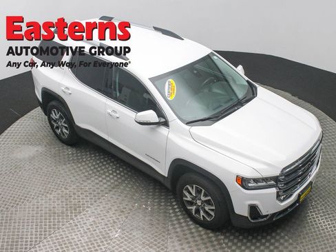 Used 2023 GMC Acadia SLT image 3