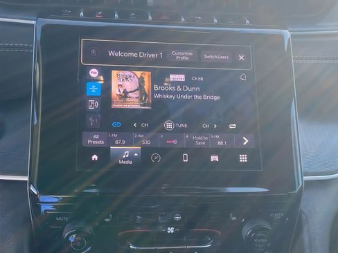 New 2025 Jeep Grand Cherokee Laredo RWD image 17