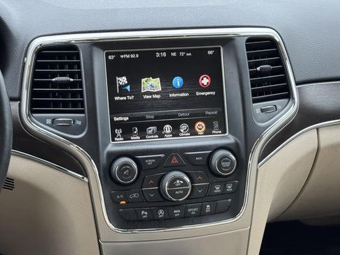 Used 2017 Jeep Grand Cherokee Limited RWD image 17