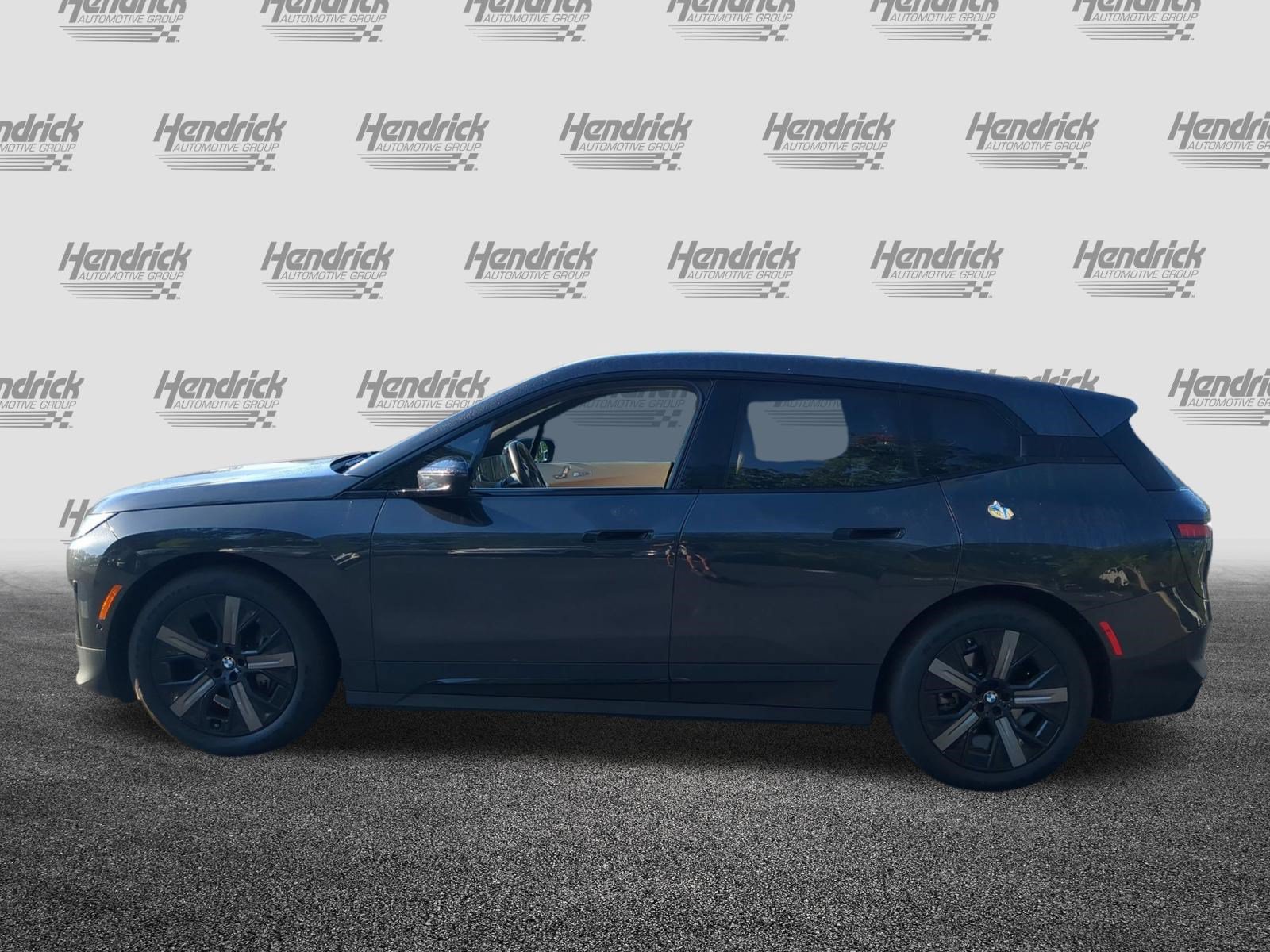 Certified 2025 BMW iX xDrive50 w/ Premium Package AWD/4WD image 7