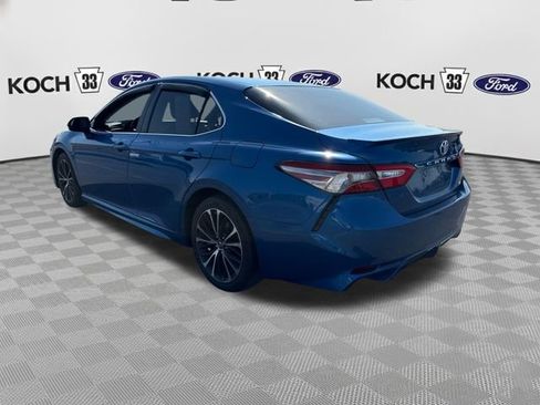 Used 2018 Toyota Camry SE w/ Moonroof Package FWD image 6