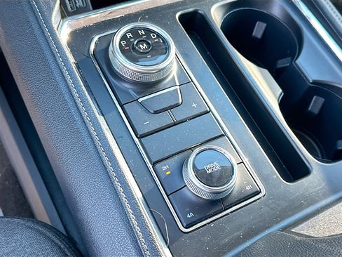 Used 2022 Ford Expedition XLT image 17