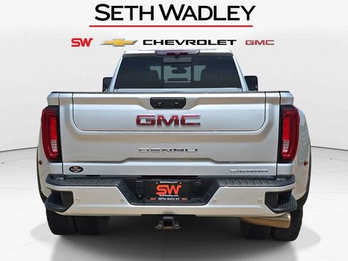 Used 2022 GMC Sierra 3500 Denali AWD/4WD image 7