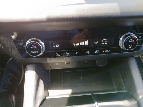 Used 2024 Mitsubishi Outlander SE FWD image 22