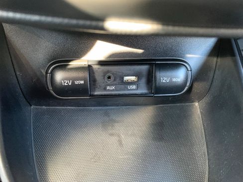 Used 2018 Kia Soul + FWD image 20