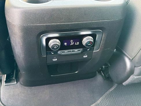 Used 2024 GMC Yukon Denali AWD/4WD image 21