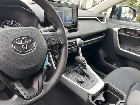 Used 2021 Toyota RAV4 LE image 23
