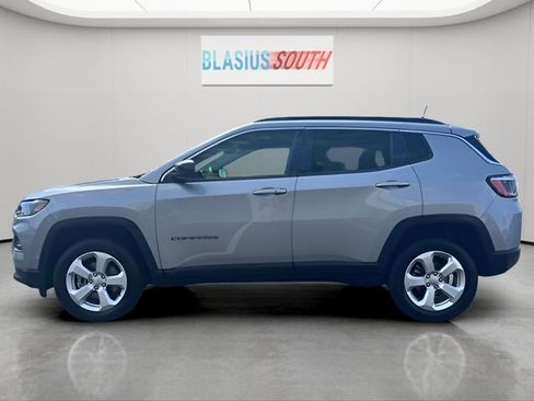 Used 2022 Jeep Compass Latitude AWD/4WD image 6