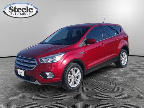 Used 2019 Ford Escape SE image 1