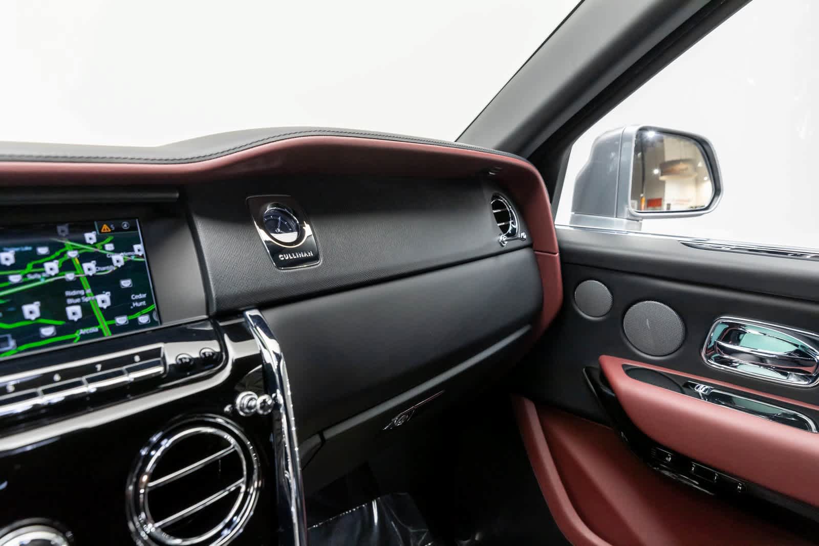 Certified 2022 Rolls-Royce Cullinan AWD/4WD image 30