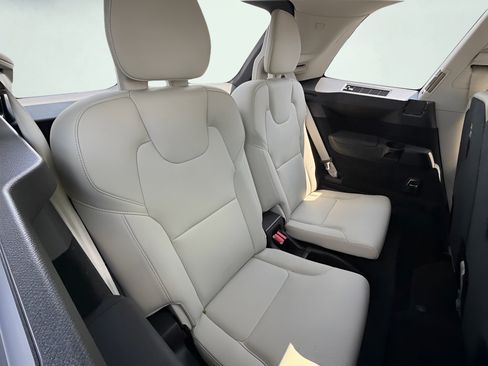 Used 2018 Volvo XC90 T5 Momentum w/ Convenience Package AWD/4WD image 25