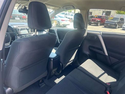 Used 2017 Toyota RAV4 LE w/ Carpet Mat Package image 14